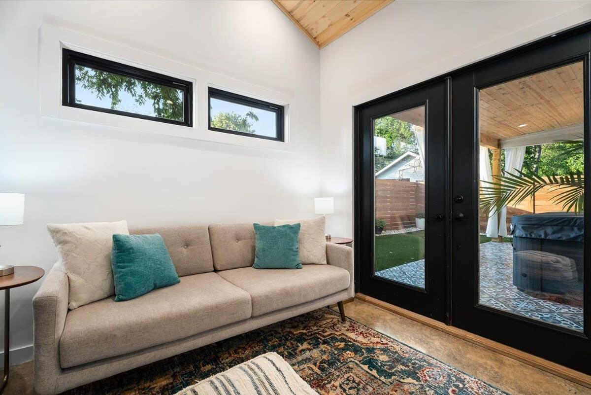 Petit Paradis Studio With Hot Tub Fredericksburg Exterior photo